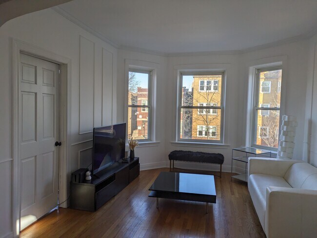 Building Photo - 2506 N Avers Ave