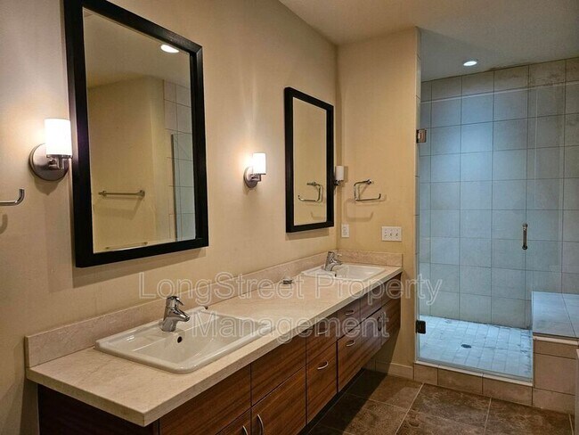 Building Photo - 2176 NW 16th Ave