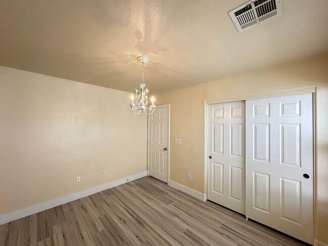 Building Photo - FALCON POINTE