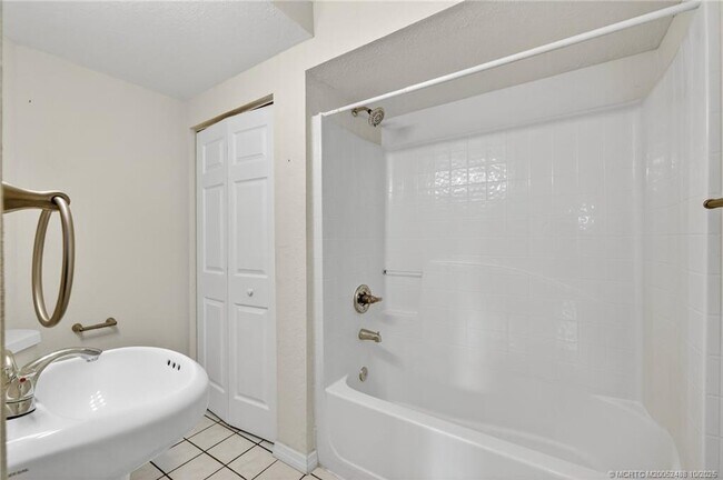 Building Photo - 3171 SW Crumpacker St