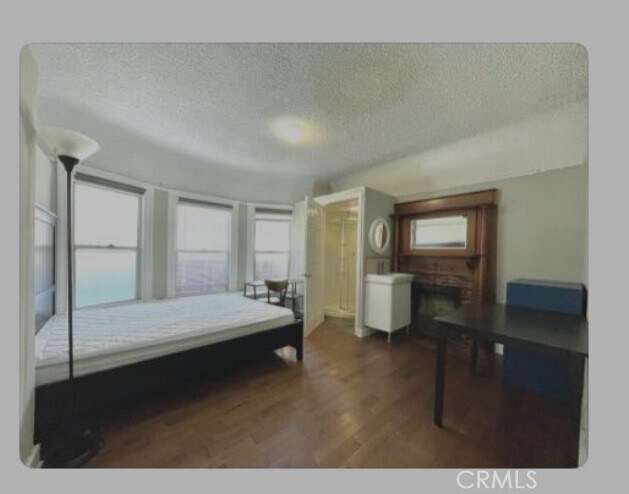 Building Photo - 1222 W 35th St
