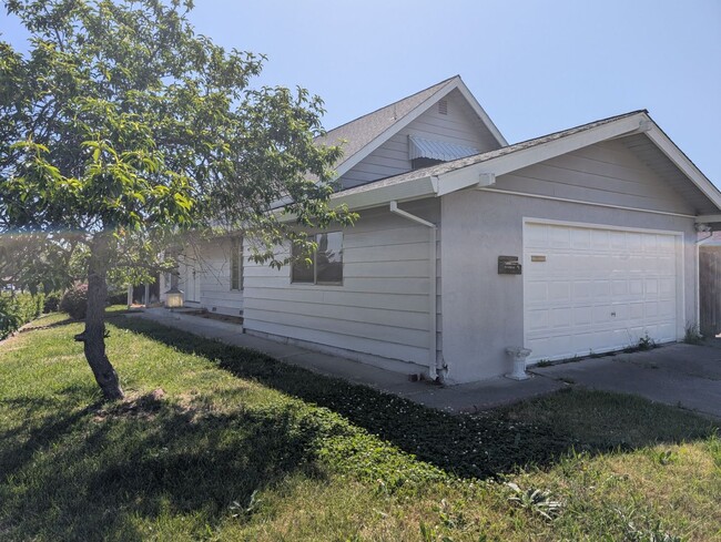 Primary Photo - Updated Home!