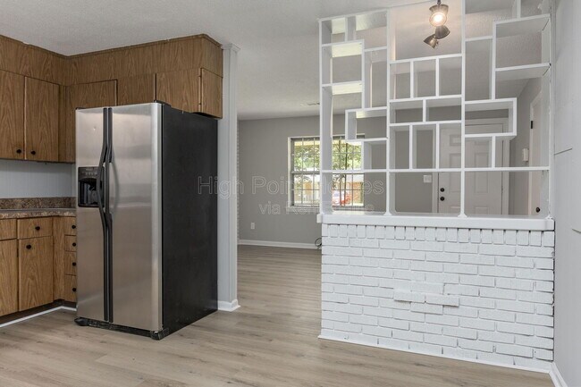 Building Photo - 7742 Holiday Hills Cir