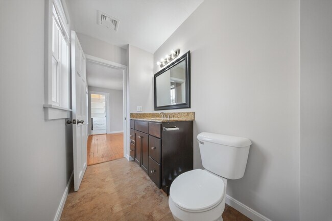 Building Photo - 16 Bellevue Ave