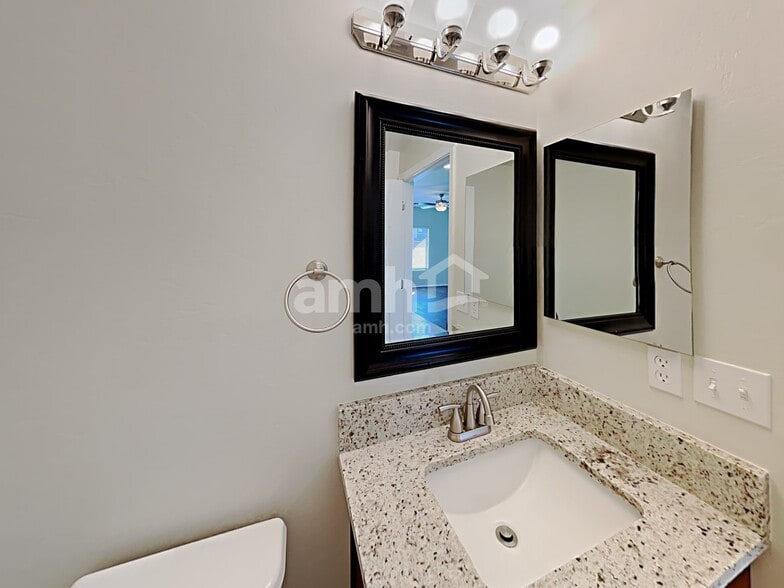 Building Photo - 7558 E Majestic Palm Ln