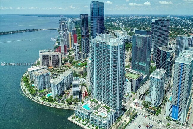 Building Photo - 1331 Brickell Bay Dr