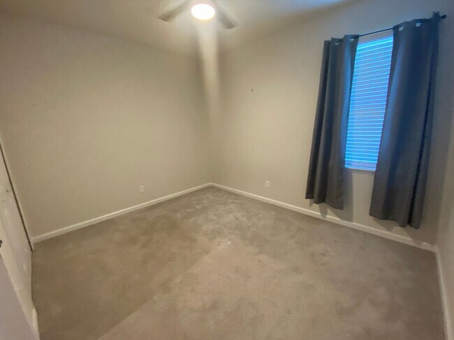 Building Photo - 2304 Tudor Rose Dr