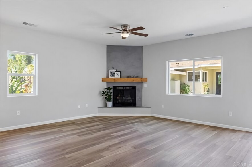 Building Photo - 753 Suzanne Ln