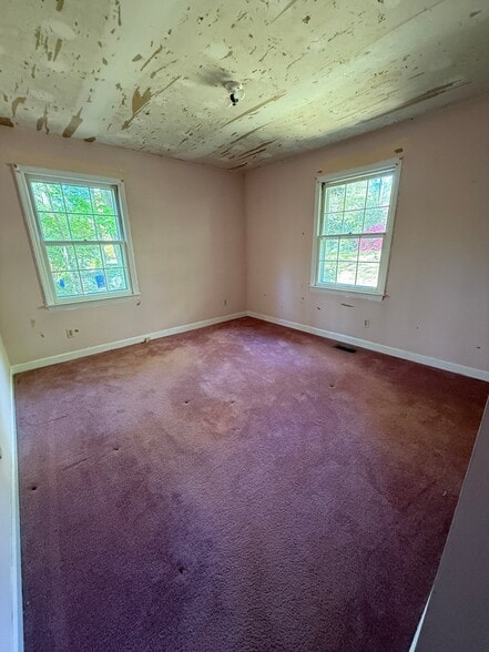 Building Photo - 1009 Temple St