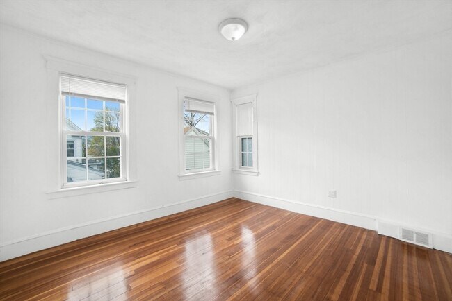 Building Photo - 276 Fayette St