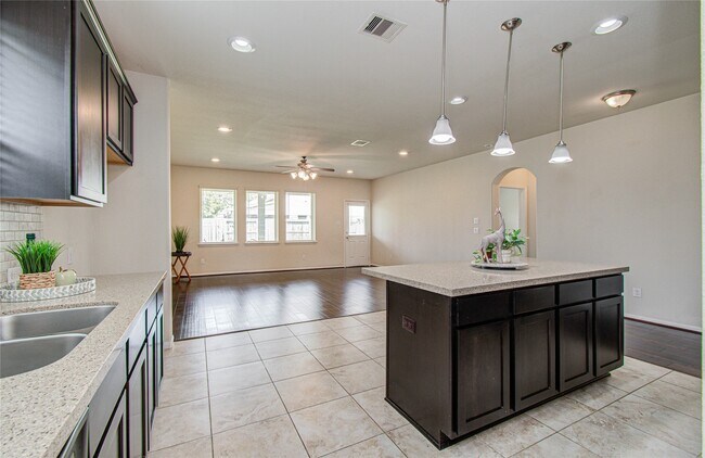Building Photo - 12319 Gatewood Dr