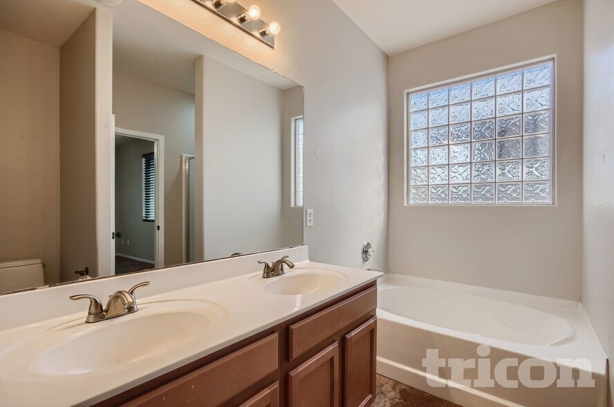 Building Photo - 44131 Kramer Ln
