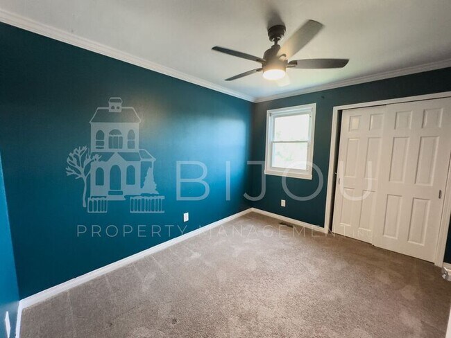 Building Photo - 4030 Meadowdale Pl