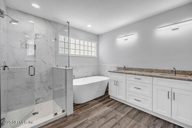 Building Photo - 104 Clam Bake Ct