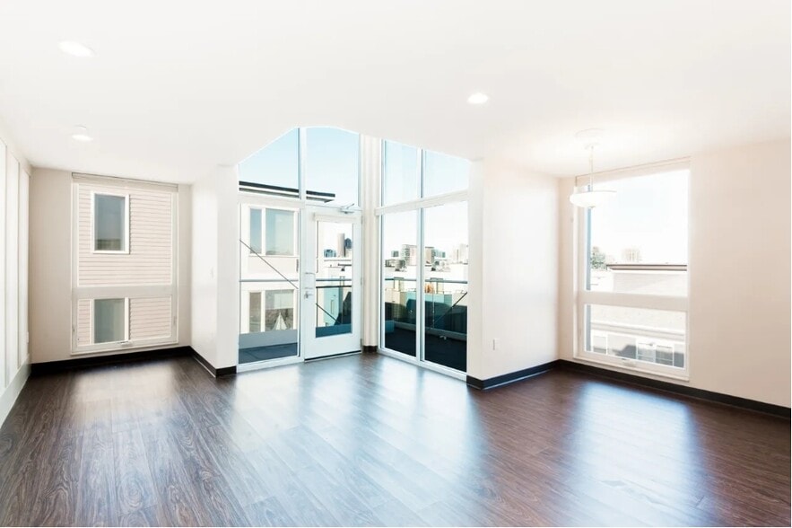 Building Photo - 11 Dorchester St