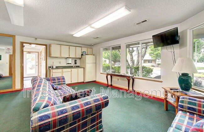 Building Photo - 13216 NE Salmon Creek Ave