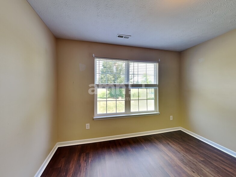 Building Photo - 5884 W Falling Waters Dr