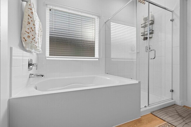 Building Photo - 1542 Merulana Lane