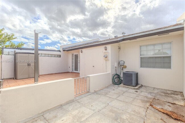 Building Photo - 5145 SW 140th Pl