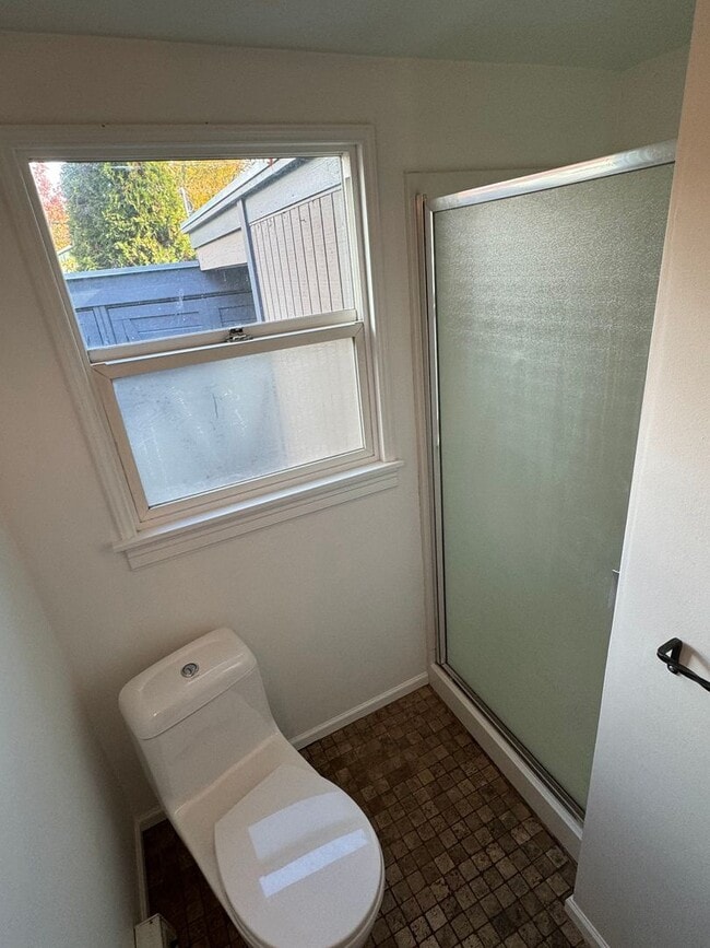 Building Photo - 2 Bedroom House in SE Eugene