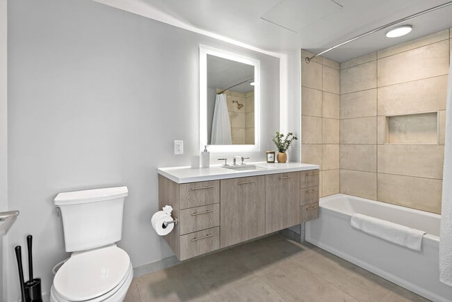 Building Photo - 1611 8th St NW