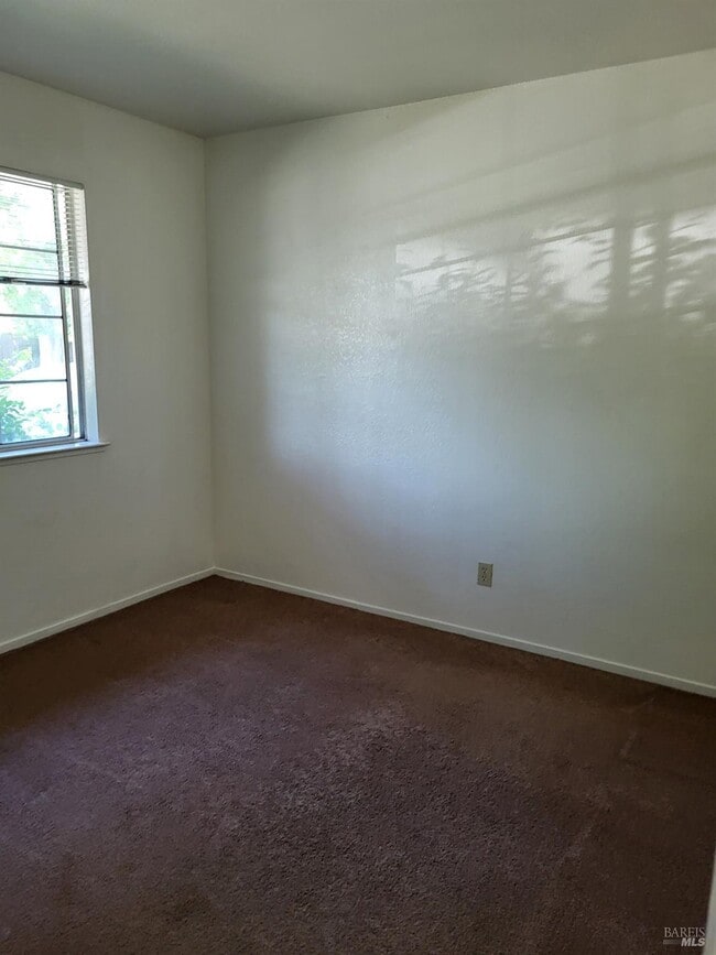 Building Photo - 2366 Pinercrest Dr