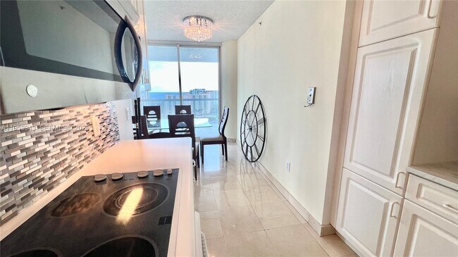 Building Photo - 16400 Collins Ave