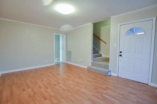 Building Photo - Pet Friendly Four Bedroom!