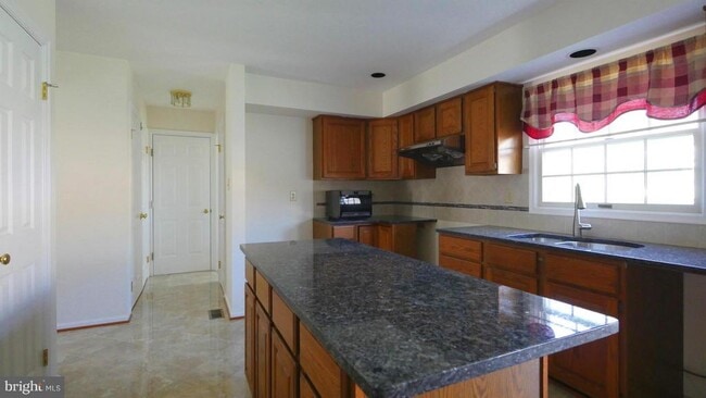 Building Photo - 14119 Forest Ridge Dr