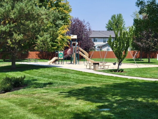 Building Photo - 5996 S Egmont Ave