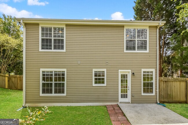 Building Photo - 412 Windstream Dr SW