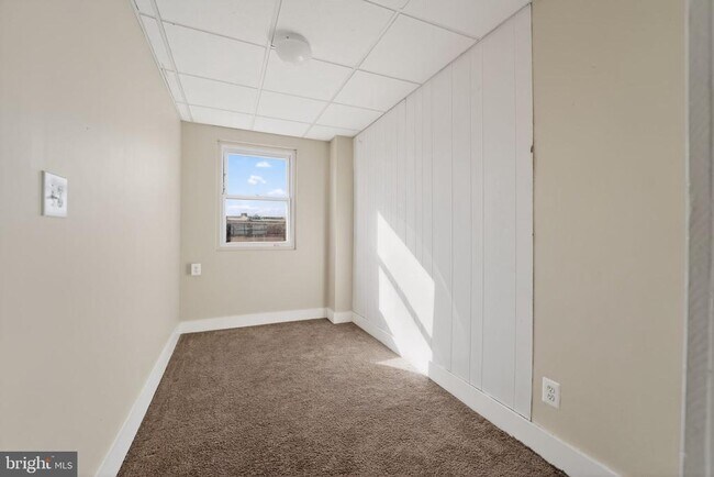 Building Photo - 3544 4th St