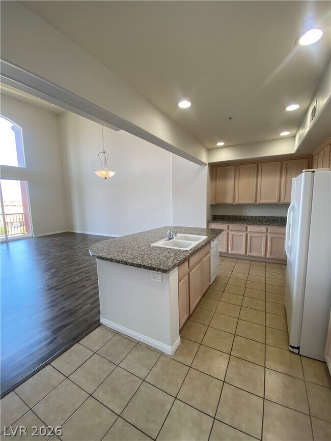 Building Photo - 20 E Serene Ave