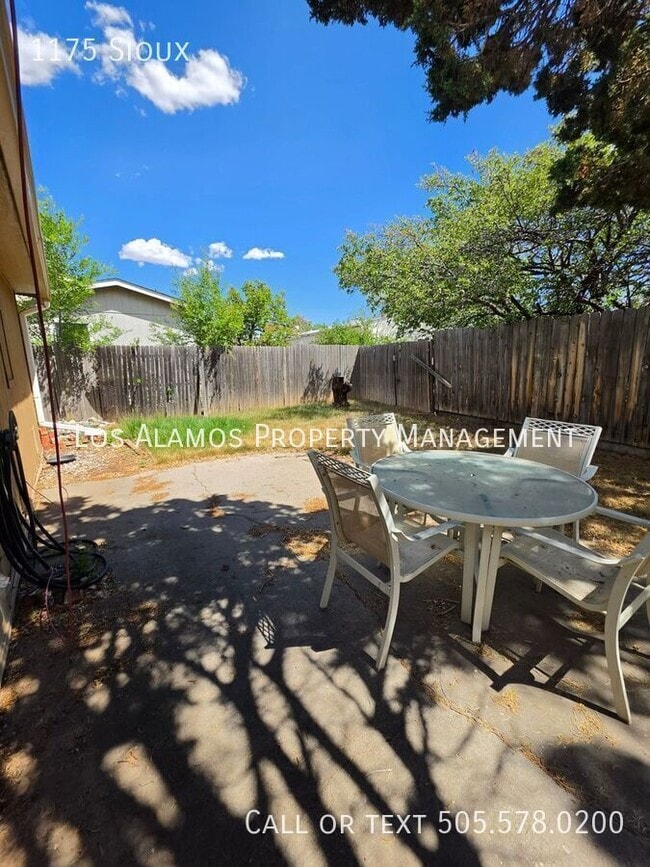 Building Photo - 1175 Sioux-