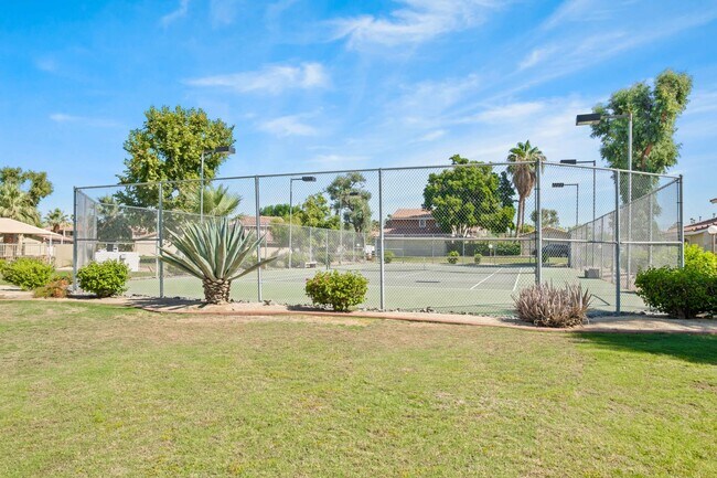 Building Photo - 424 Tava Ln