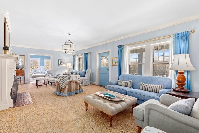 Building Photo - 16 Drew Ln