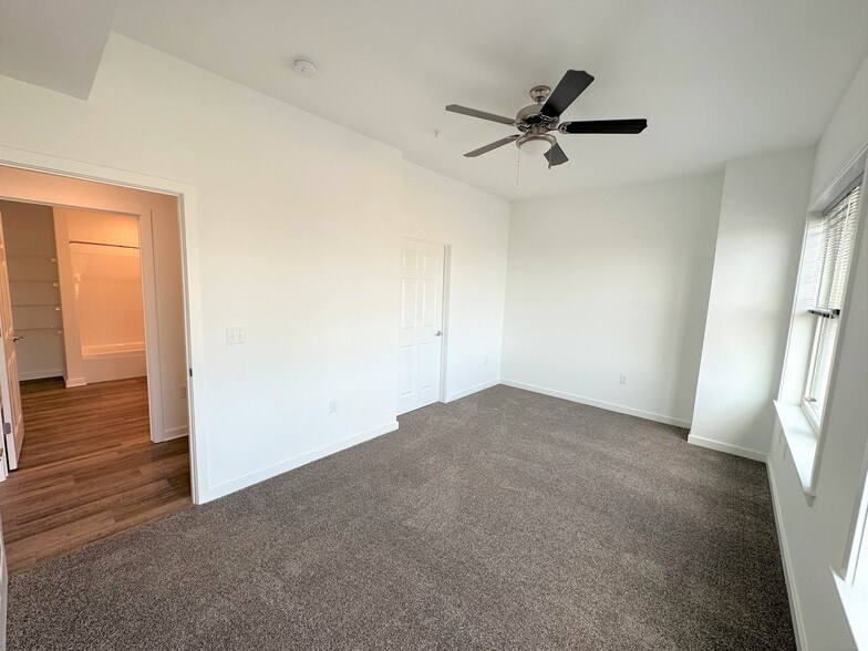 Bedroom - 660 E Cypress St