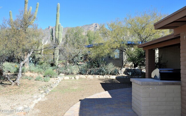 Building Photo - 6515 N Burro Creek Pl