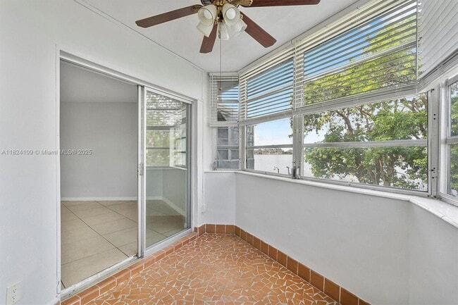 Building Photo - 1671 NE Miami Gardens Dr