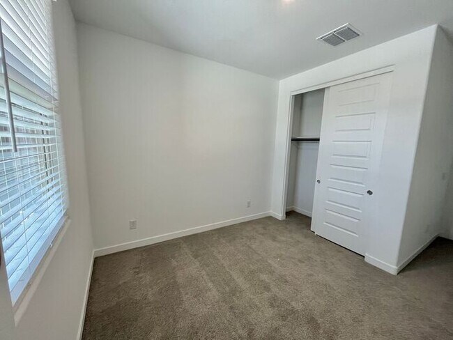 Building Photo - Available September 1st! Newly Built Smart...