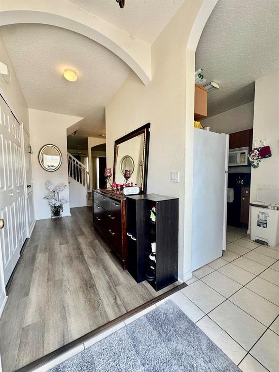 Building Photo - 1207 S Beach Cir