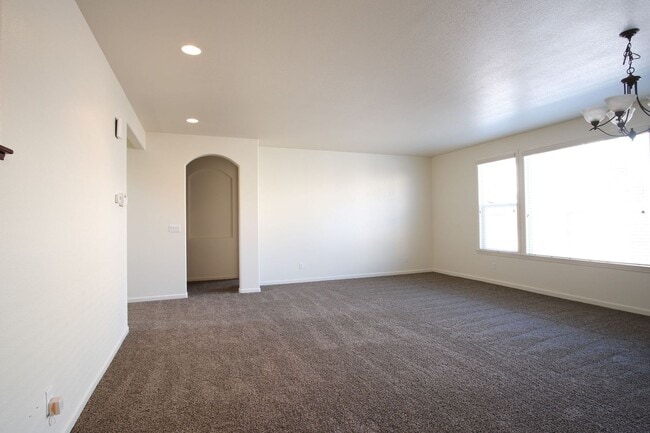 Building Photo - Gorgeous home in Ceres, Available NOW!!!