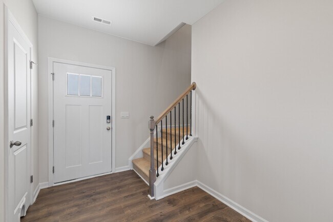 Building Photo - 49 River Bank Rd