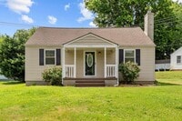 Building Photo - Newly Renovated Alcoa Cottage!!