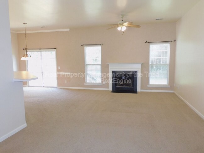 Building Photo - 3805 Tutbury Dr