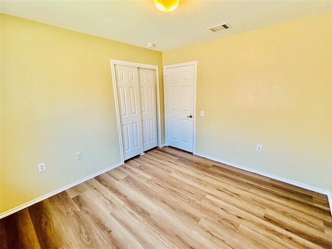 Building Photo - 1220 Anise Dr