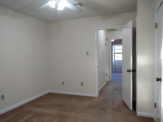 Building Photo - 502 Chemin Metairie Rd