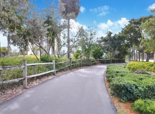 Building Photo - 20379 W Country Club Dr