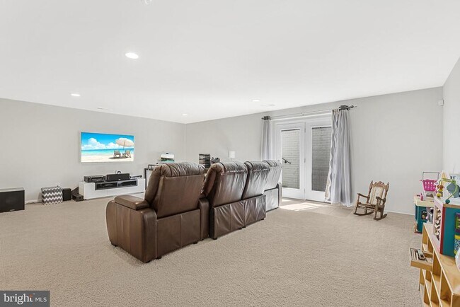 Building Photo - 42526 Oxford Forest Cir