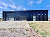 Building Photo - 2 Bed, 2 Bath Home with Garage / Pet-Friendly / Available Now!